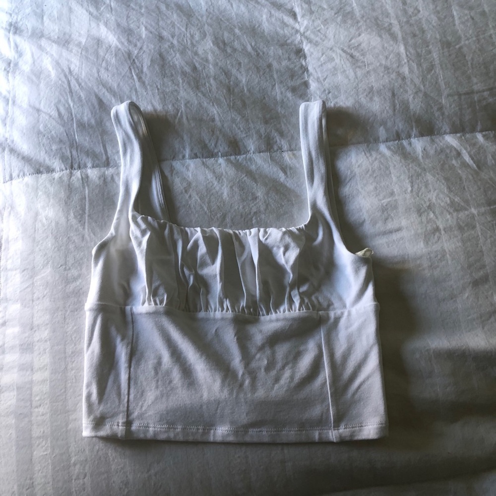 SOLD Aritzia orbit tank - Picture 3 of 3